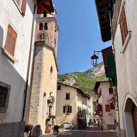 Appartamenti Le Tre Rose Torbole Sul Garda Exteriör bild